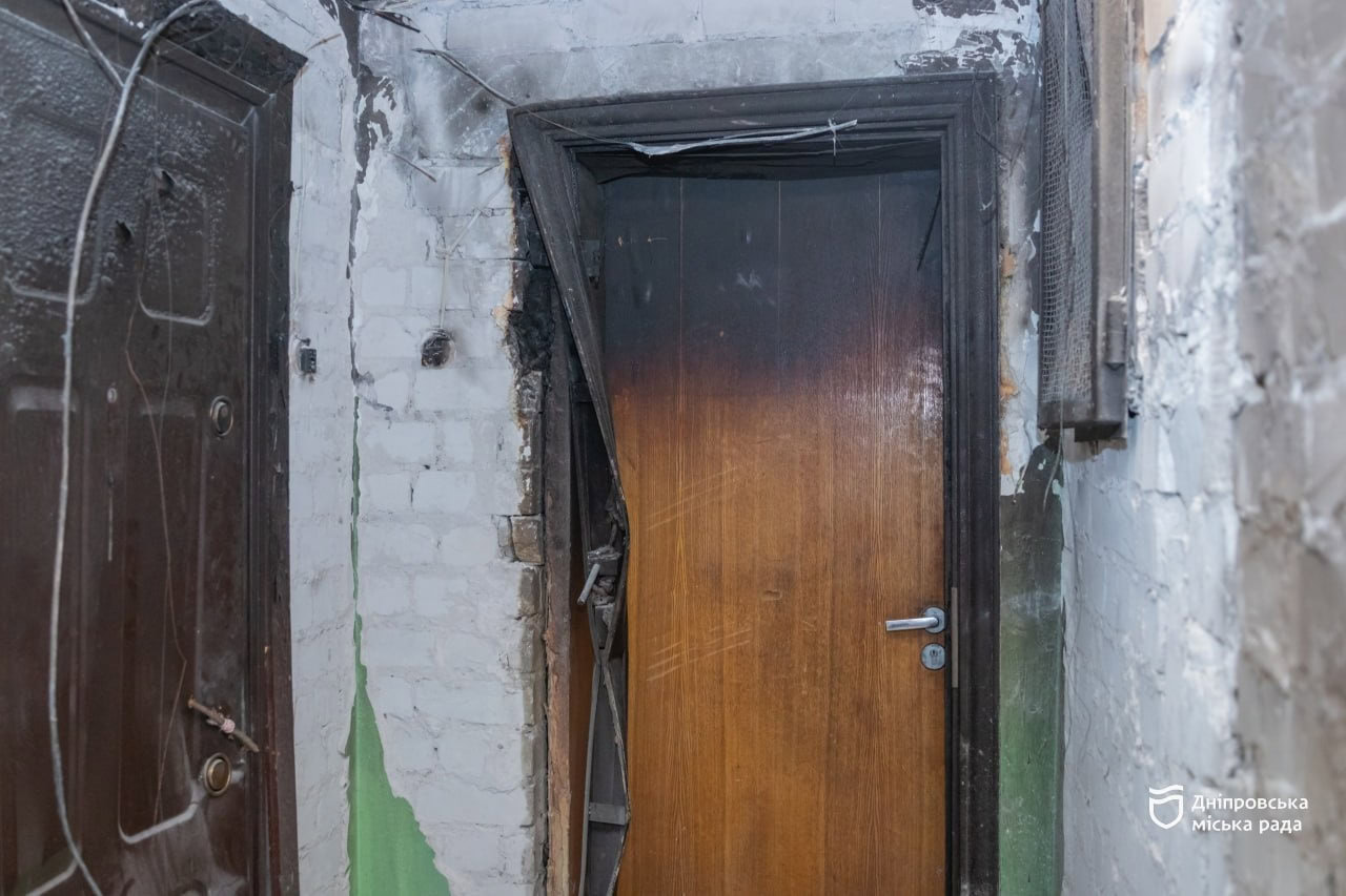 Після удару «шахеда» по будинку на Тополі: у Дніпрі завершують демонтаж аварійних конструкцій