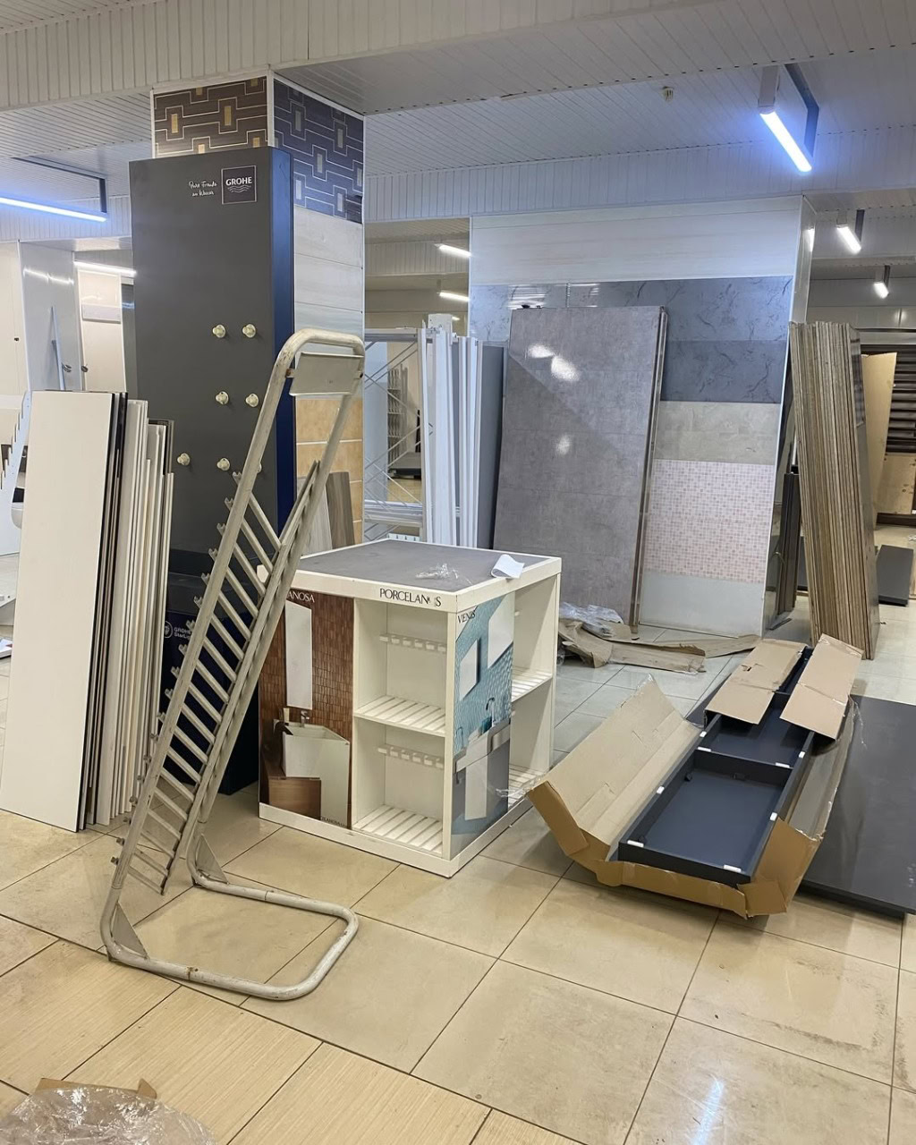 Натисни щоб дізнатись більше про: Із «Джакузі» в «Люкс»: як сімейний бізнес релокувався з Покровська на Дніпровщину