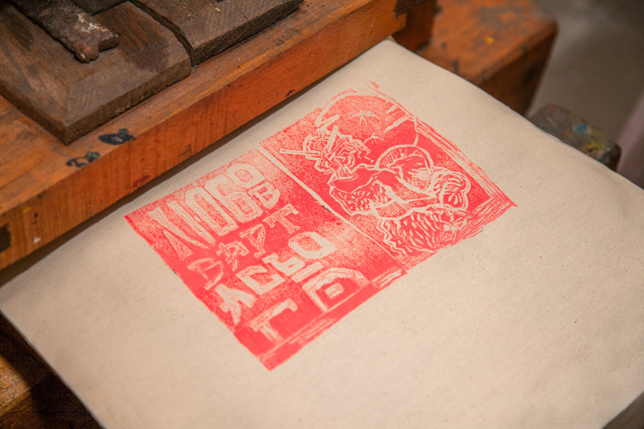 День закоханих у майстерні митця: у Дніпрі пропонують альтернативу валентинкам