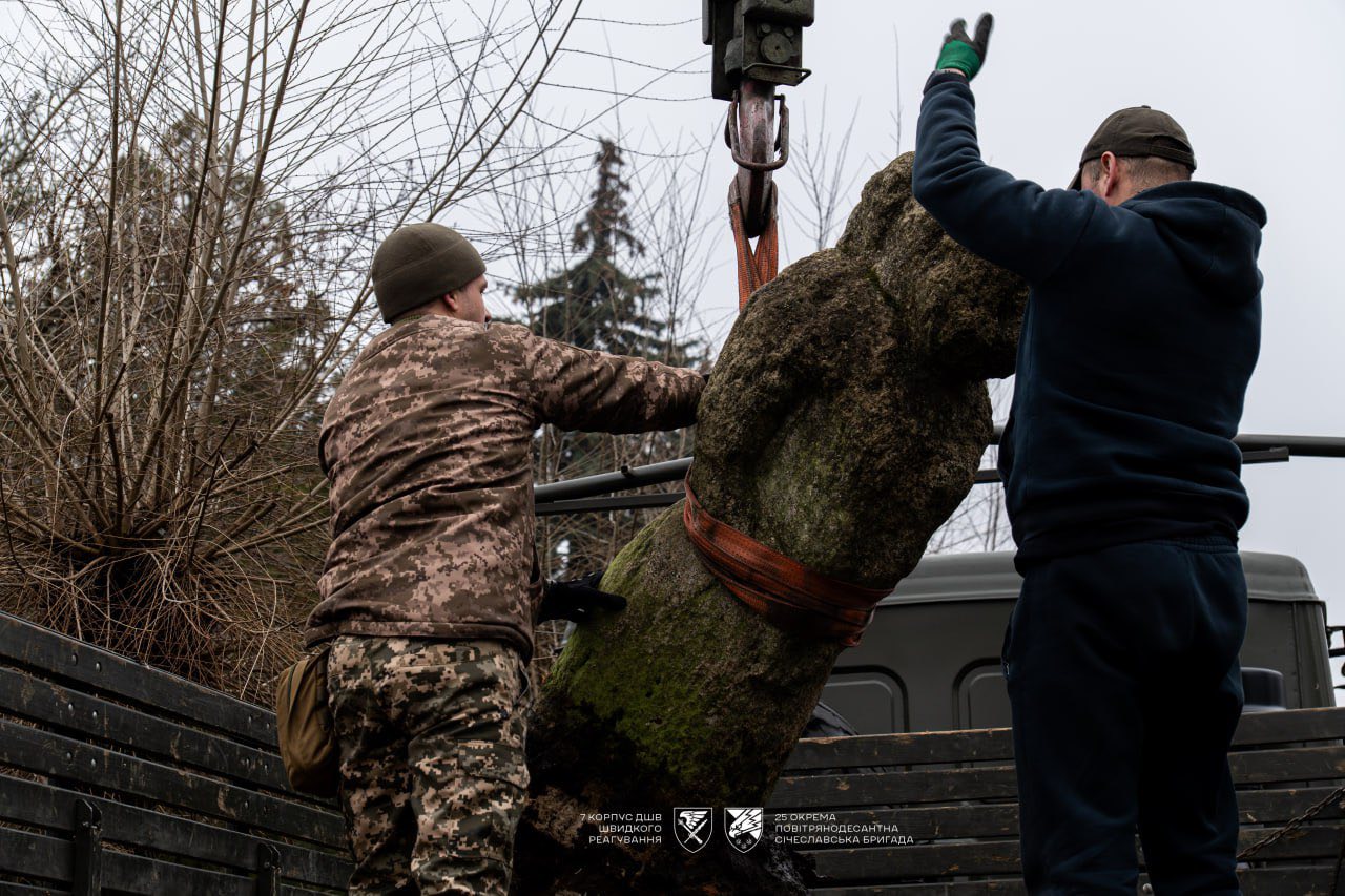 Порятунок пам’яток триває: до Дніпра евакуювали половецьких баб XI–XIII століть