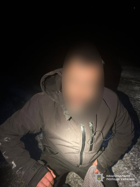 Попросив подзвонити і втік: на Дніпровщині чоловік пограбував працівницю готелю