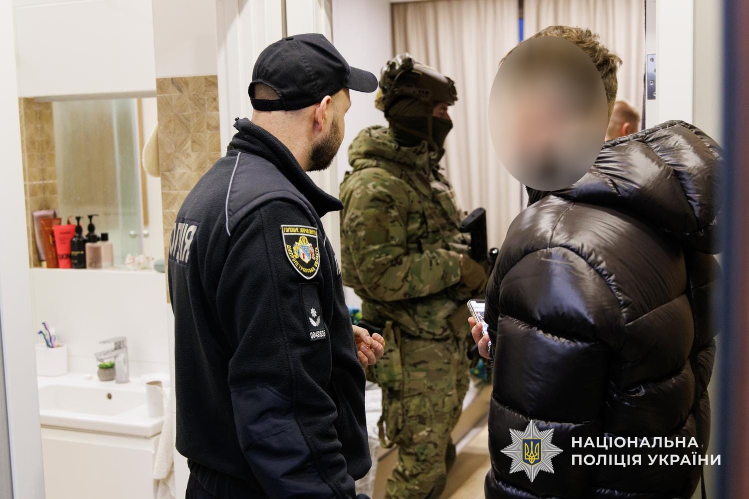 Майже 21 млн грн і 11 затриманих: у Дніпрі ліквідували мережу шахрайських кол-центрів