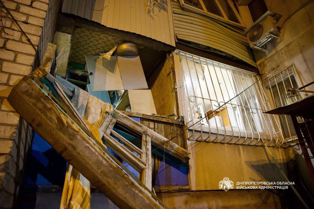 Дніпро після масованої нічної атаки дронів: 10 поранених, серед них 12-річний хлопчик