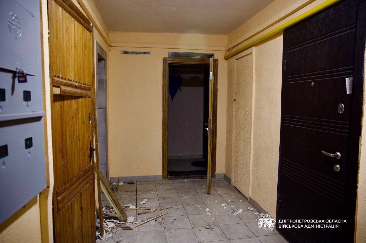 Дніпро після масованої нічної атаки дронів: 10 поранених, серед них 12-річний хлопчик