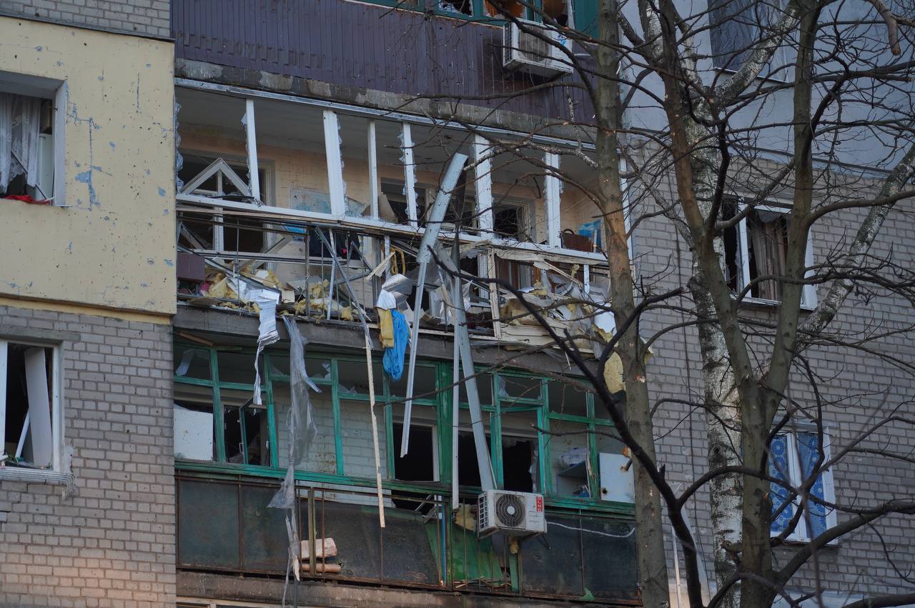 Дніпро після масованої нічної атаки дронів: 10 поранених, серед них 12-річний хлопчик