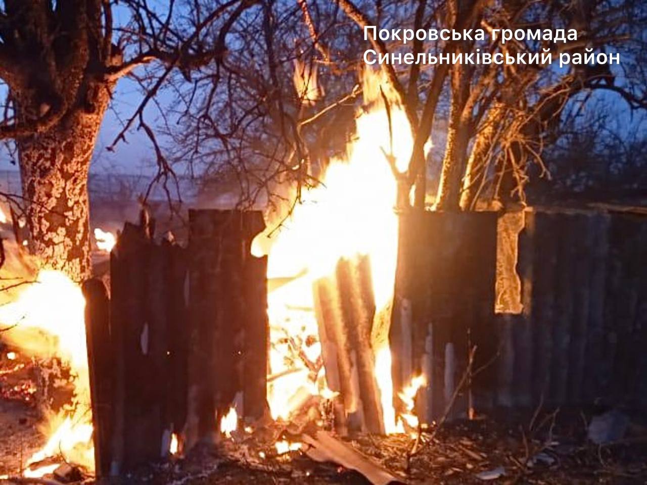 Майже 20 атак за ніч: на Дніпровщині двоє поранених, зруйновано будинки