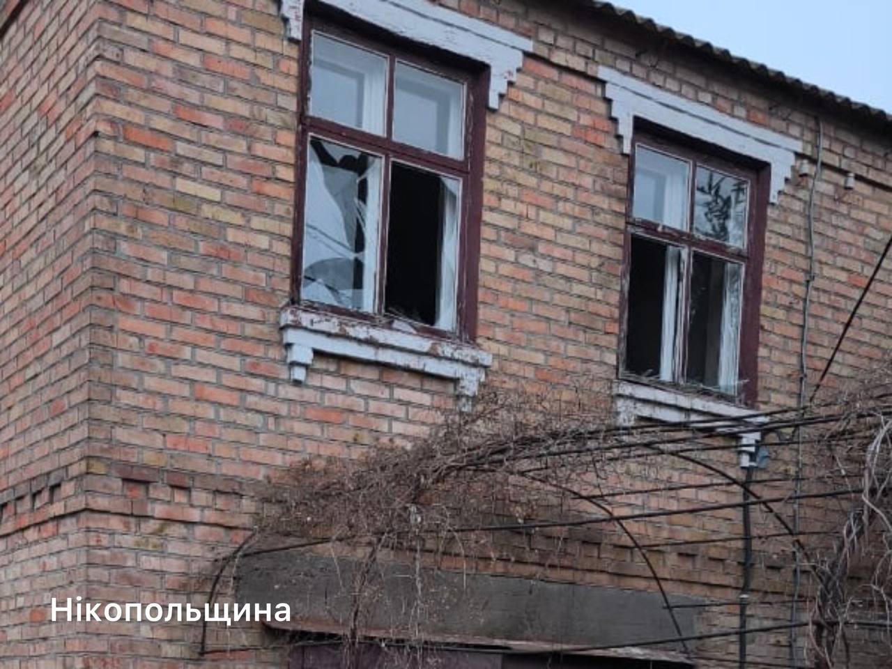 Удари по трьох районах: що відомо про нічну атаку на Дніпровщину