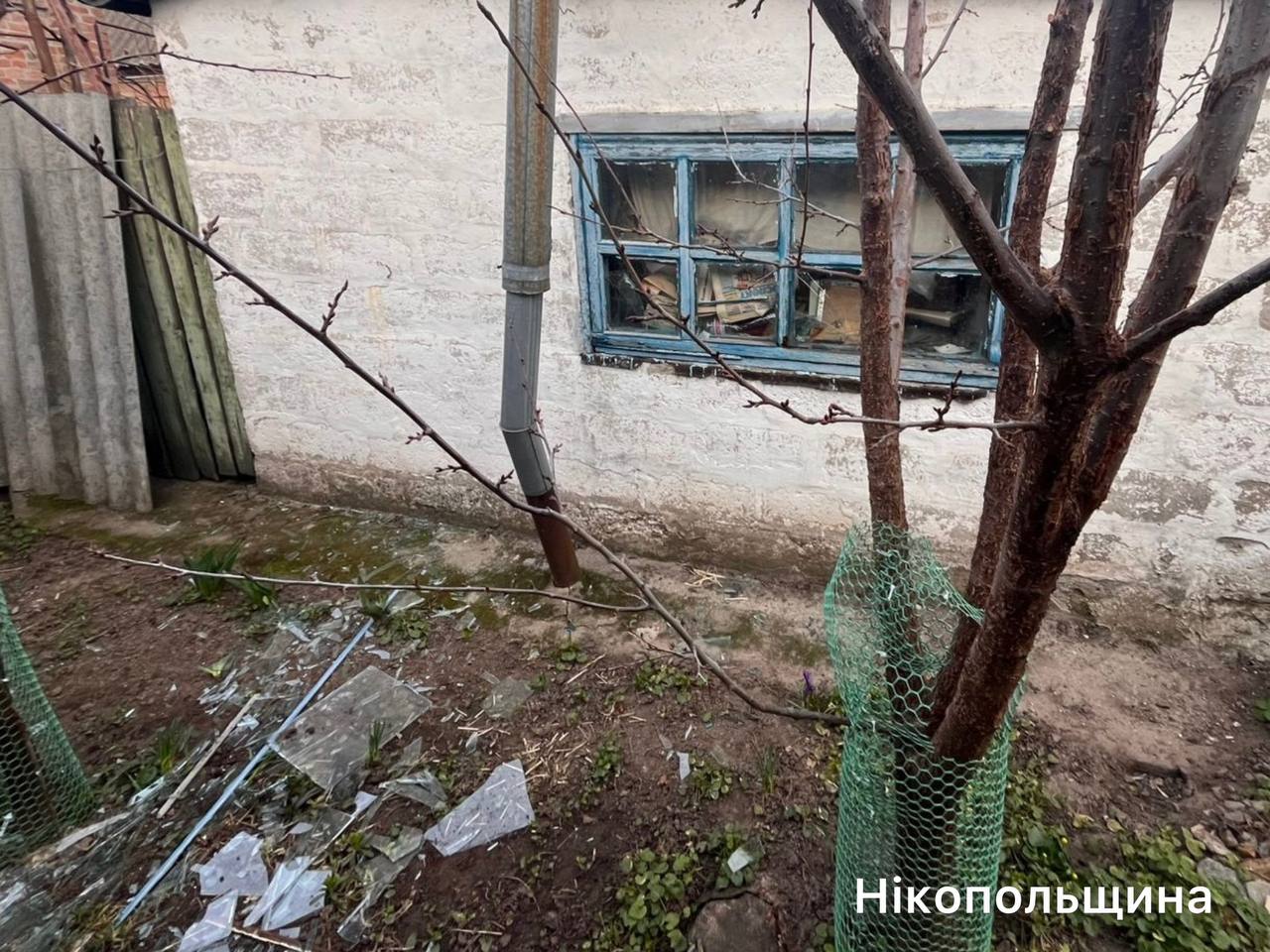 Нікопольщина і Синельниківщина після нічних ударів: поранена 76-річна жінка