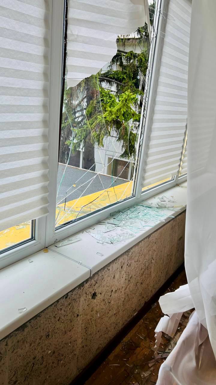 Пошкоджені багатоповерхівки та дитсадки: наслідки ранкової атаки по Дніпру