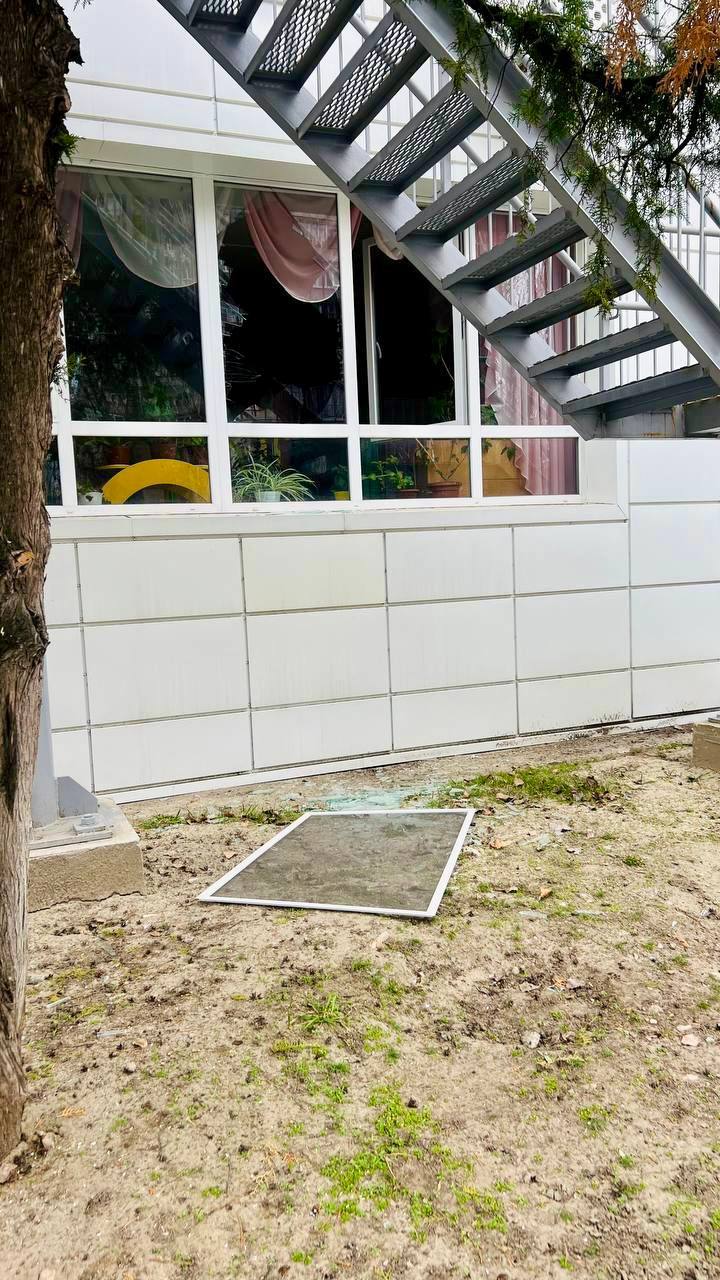 Пошкоджені багатоповерхівки та дитсадки: наслідки ранкової атаки по Дніпру