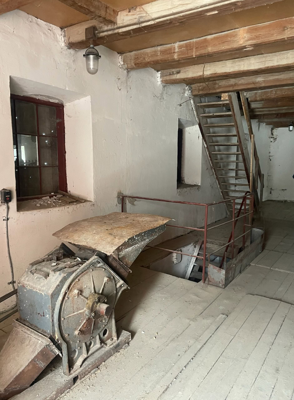 Навіщо сімейна пара з Дніпра купила занедбаний млин на Тернопільщині