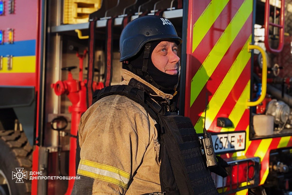 Майже десять ударів за ніч: на Дніпровщині з-під завалів дістали тіло чоловіка