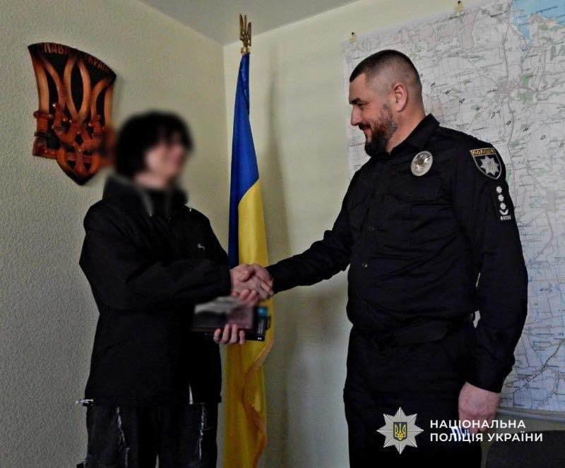 У Кам’янському нагородили підлітка, який відмовився підпалювати авто за гроші