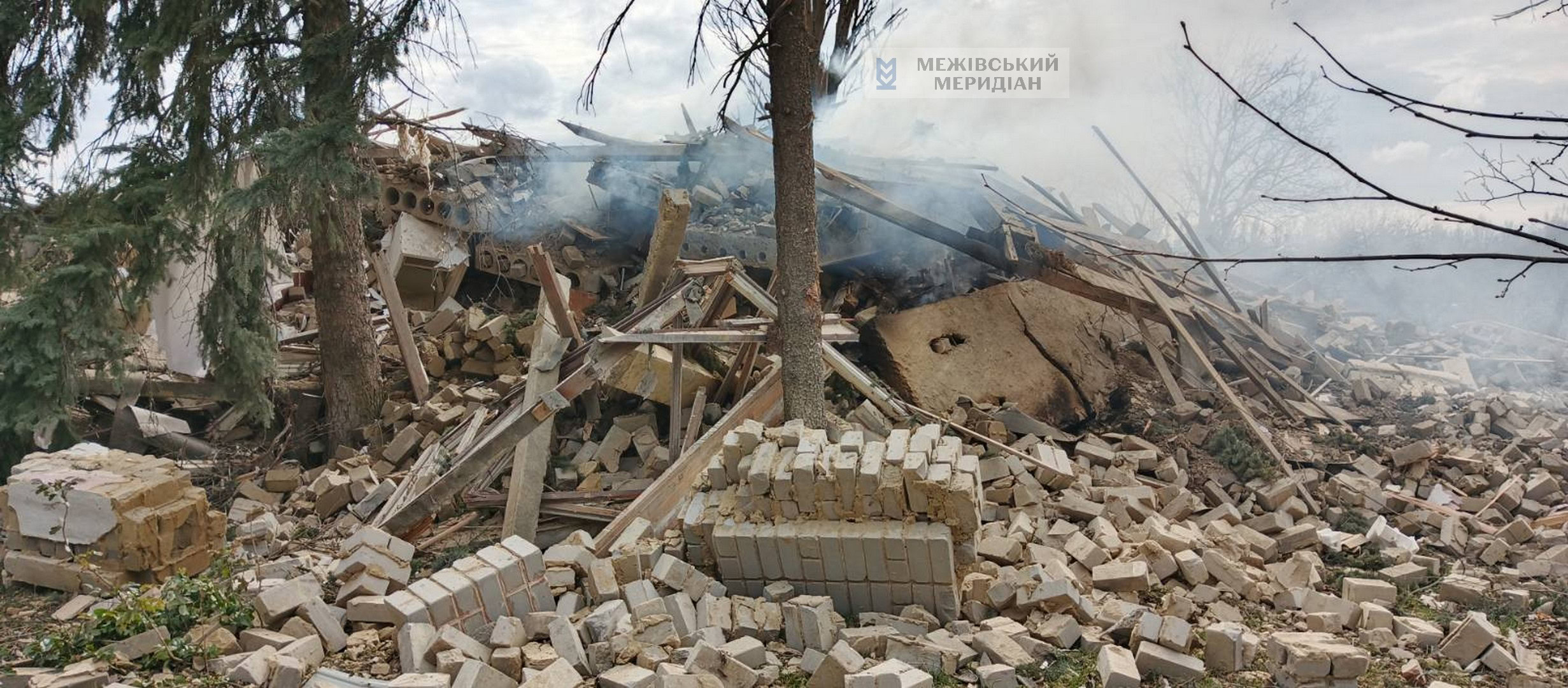 На Дніпровщині авіабомба зруйнувала будівлю редакції «Межівського меридіана»