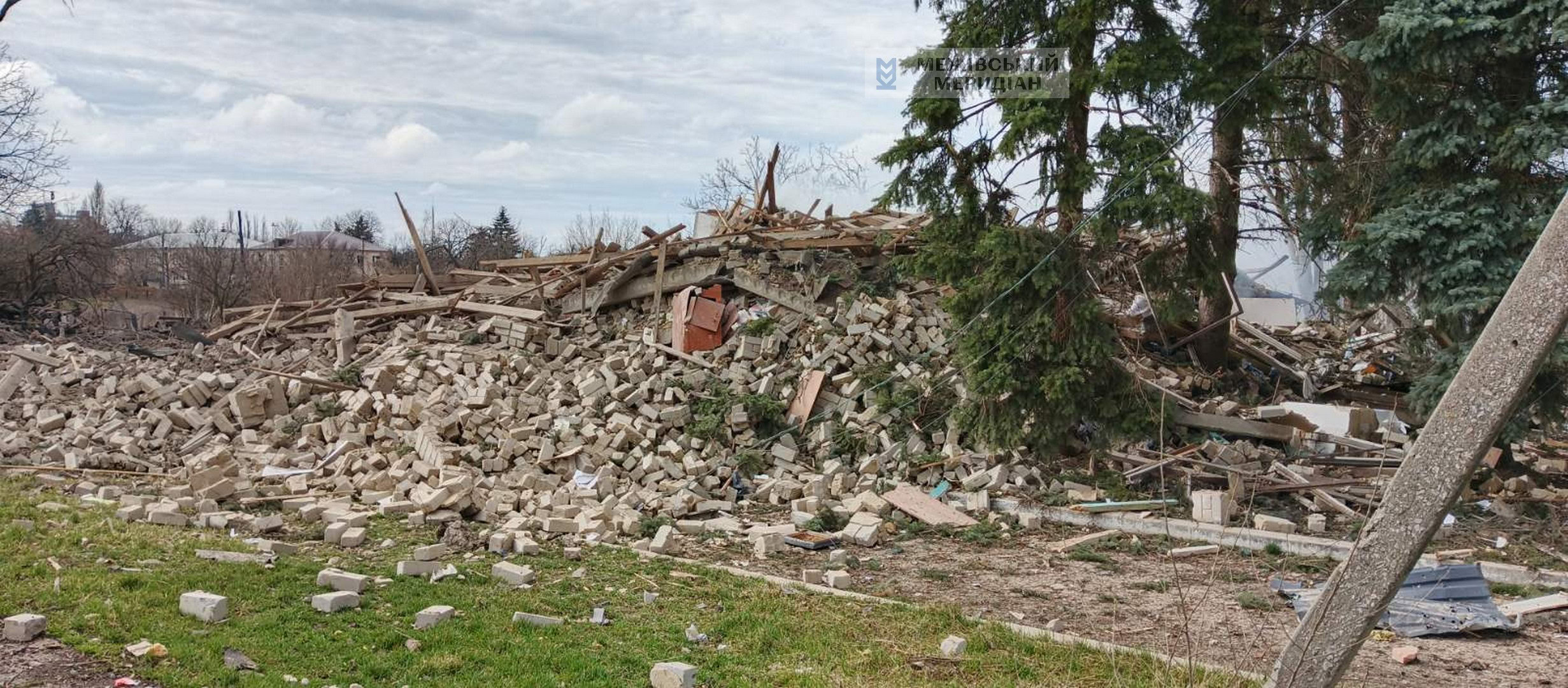 На Дніпровщині авіабомба зруйнувала будівлю редакції «Межівського меридіана»