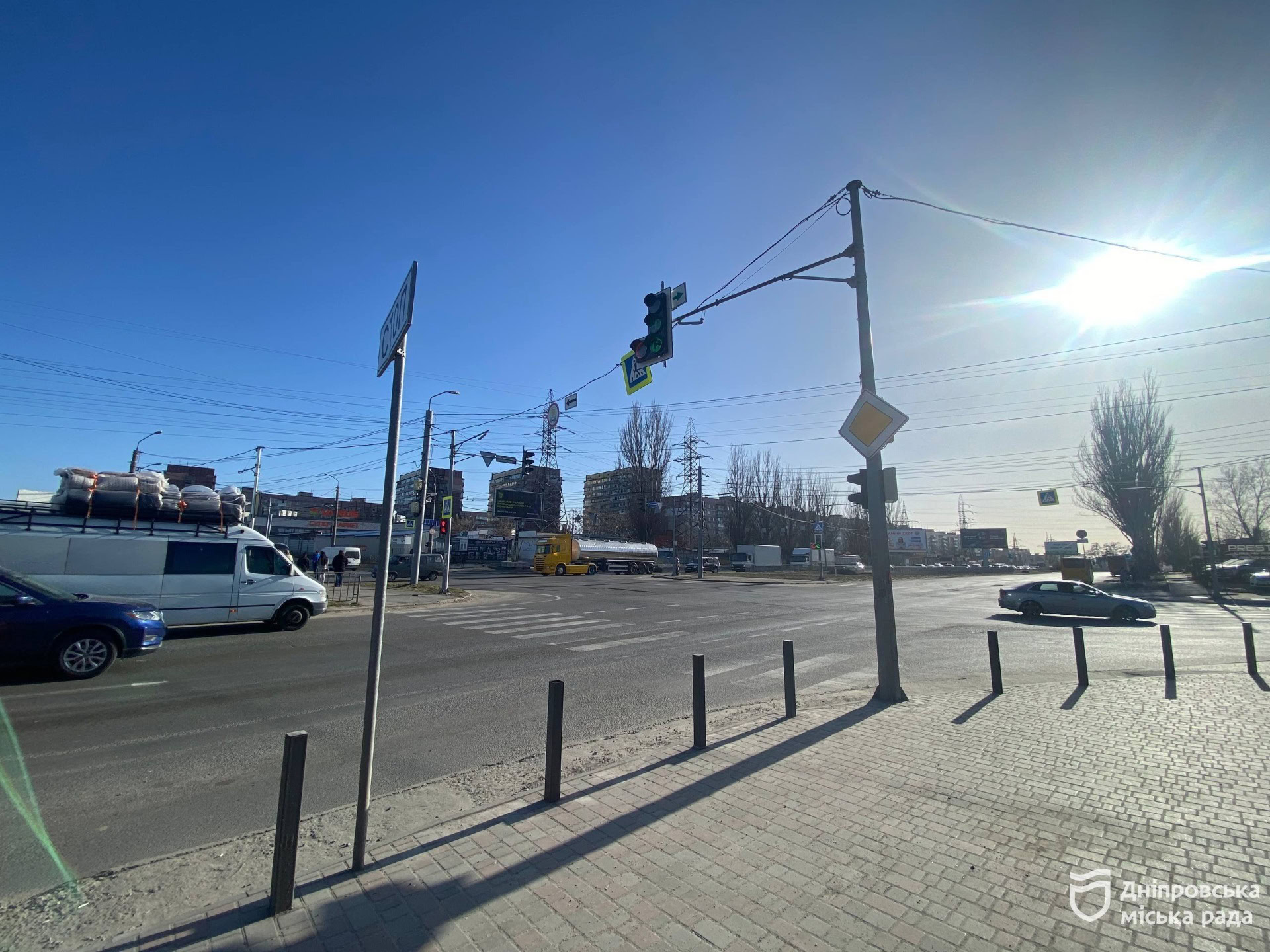 Дніпро тестує нові світлофори: експеримент на перехресті Березинської і Донецького шосе