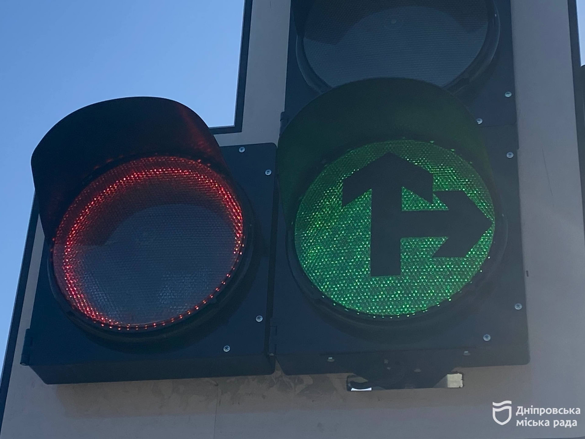 Дніпро тестує нові світлофори: експеримент на перехресті Березинської і Донецького шосе