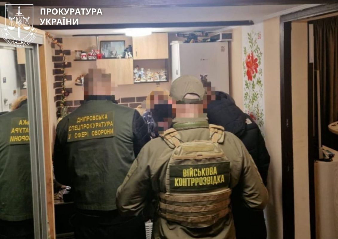 Мільйони на обороні: п’ять посадовців на Дніпровщині під підозрою у розкраданні державних коштів