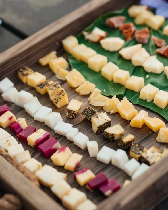 8 Березня у Дніпрі: куди піти та що обрати собі чи на подарунок