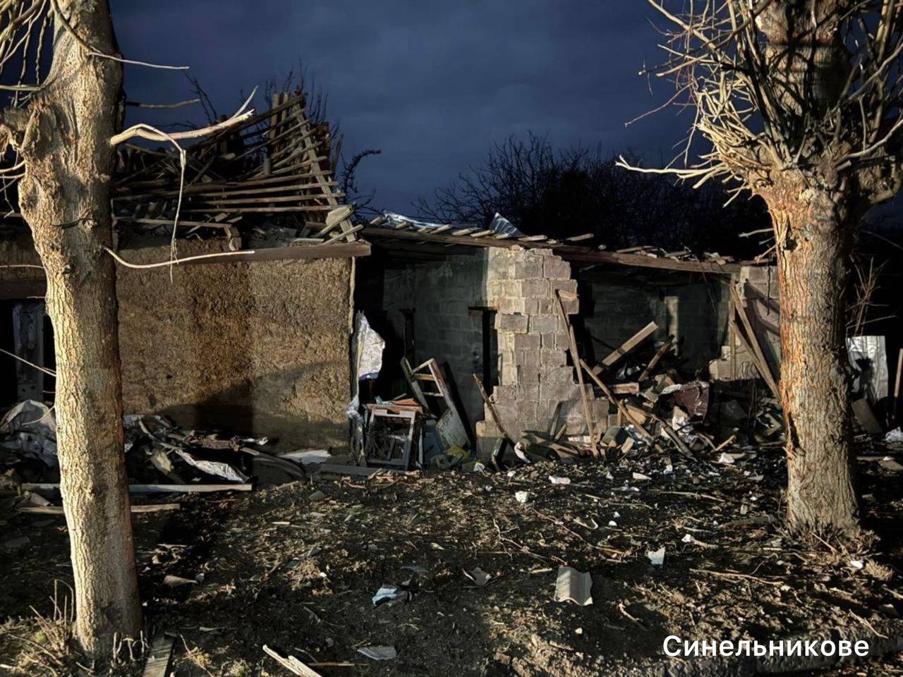 Удар по Синельниковому: загинув чоловік, поранений 12-річний хлопчик