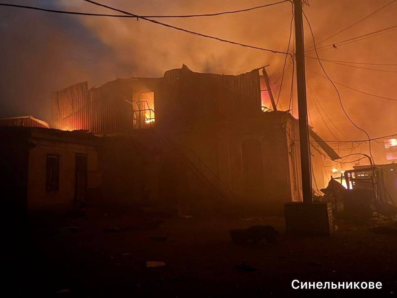 Удар по Синельниковому: загинув чоловік, поранений 12-річний хлопчик