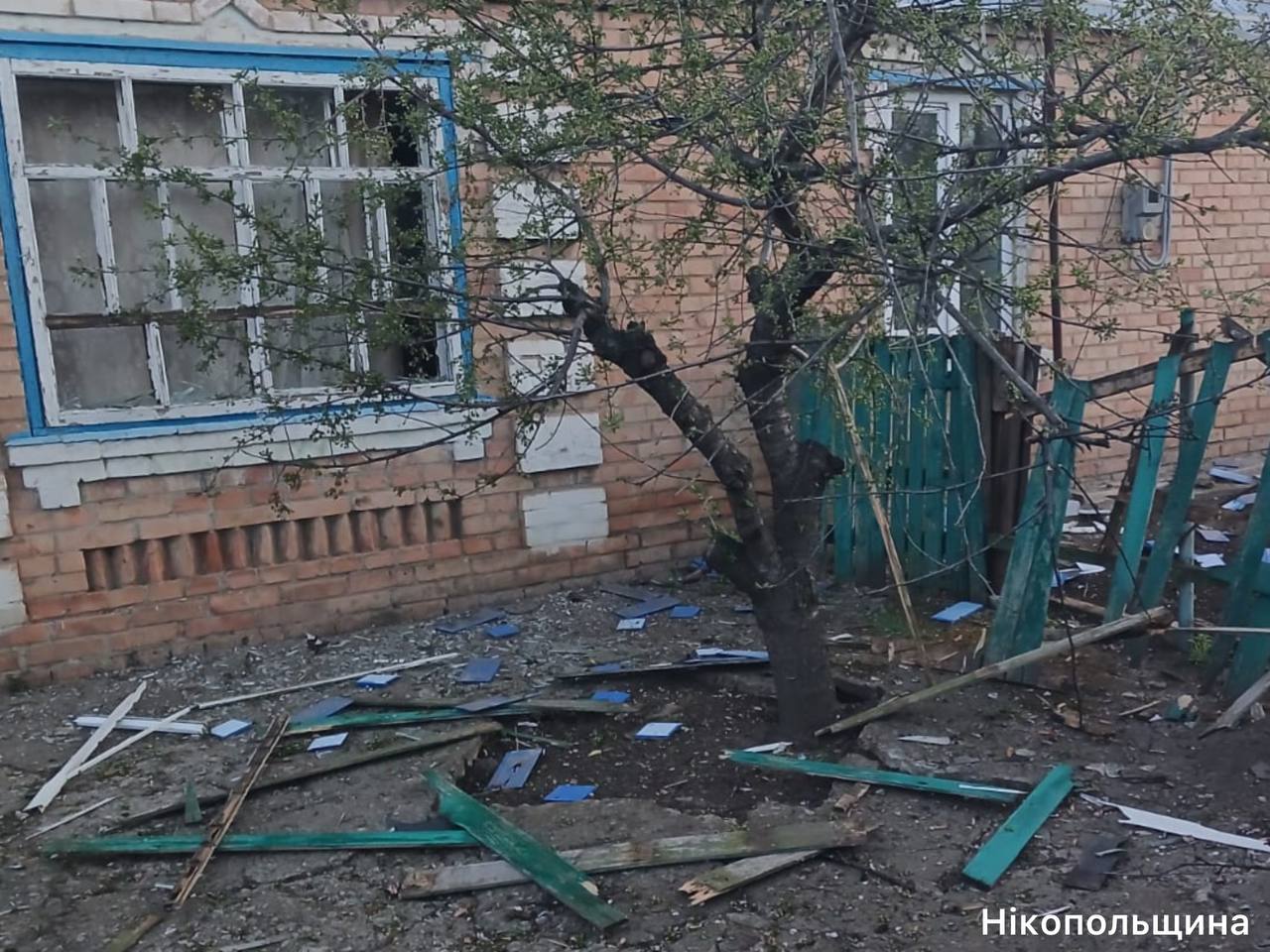 Удар по автобусу в Нікополі і загибель дитини: що відомо про атаки на Дніпровщині (ОНОВЛЕННЯ)