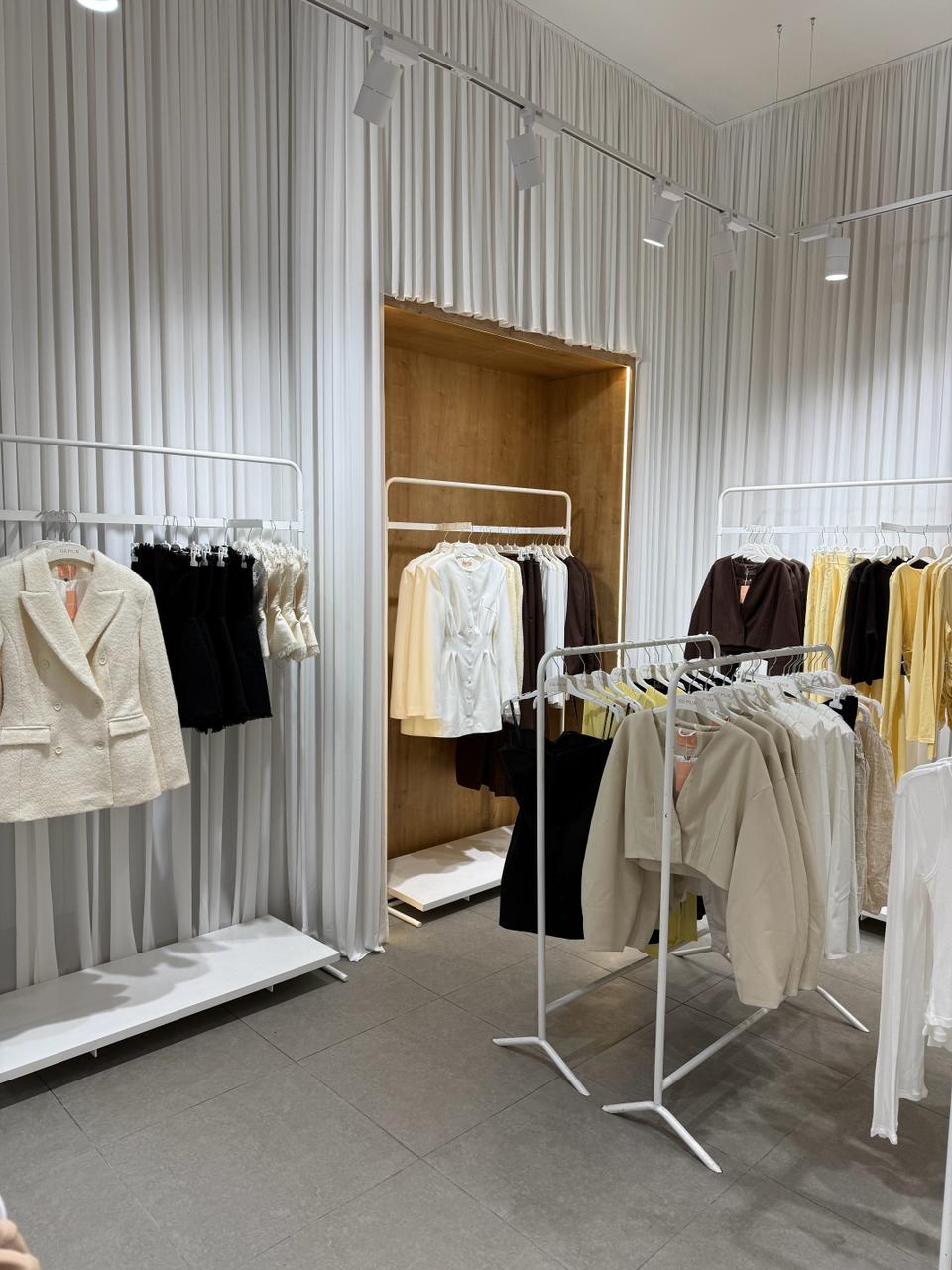 У Дніпрі відкрився магазин GEPUR: черги на вулиці та атмосфера свята