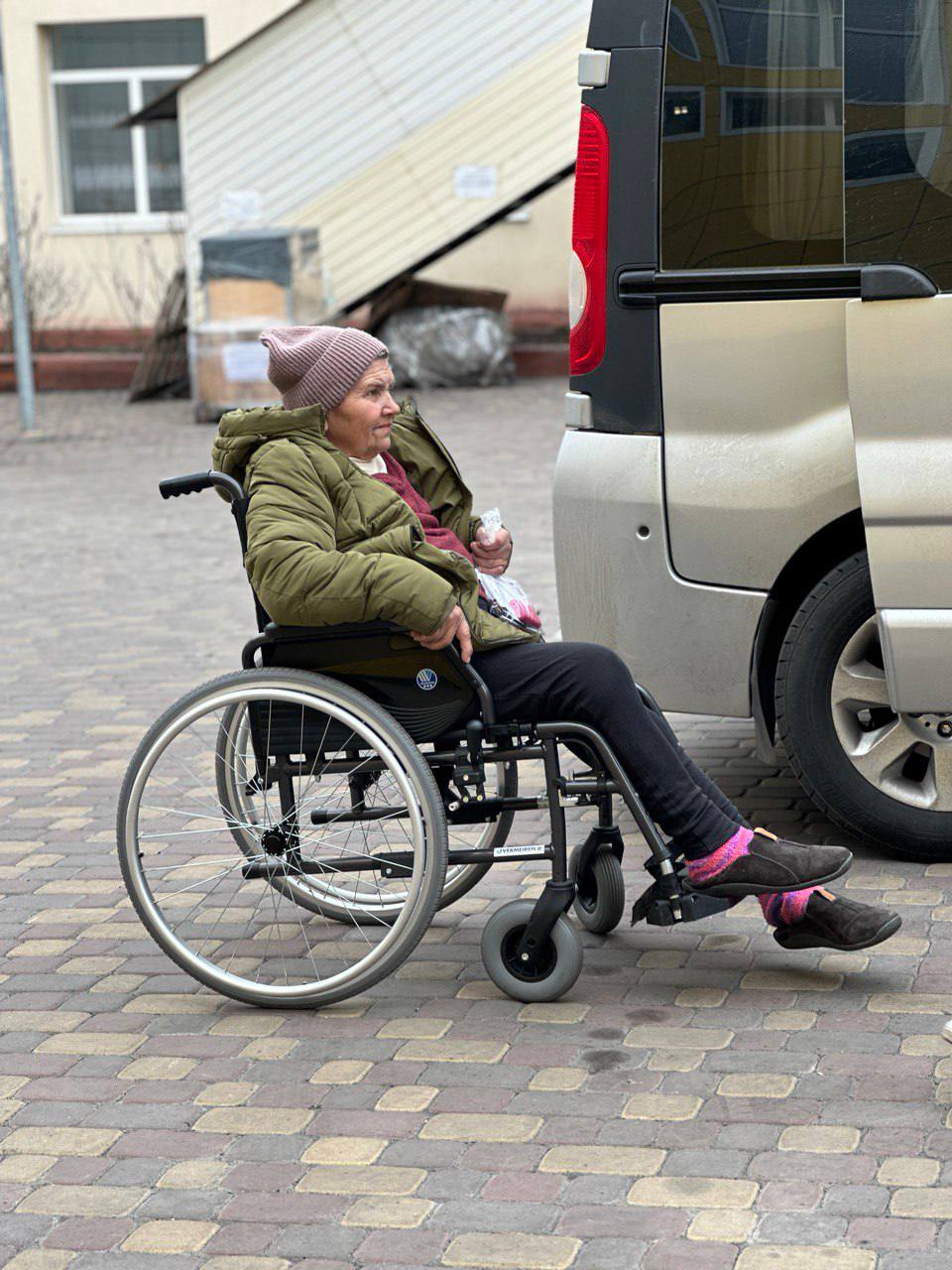 Між домом і дорогою далі: як працює транзитний центр у Волоському