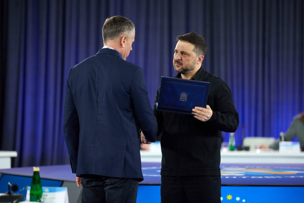 Президент України присвоїв Марганцю, Нікополю та Павлограду статус «Місто-герой»