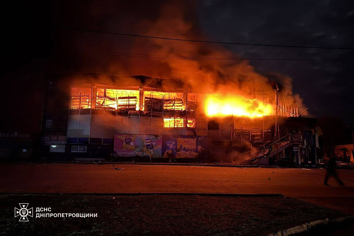 Удар по Синельниковому: загинув чоловік, поранений 12-річний хлопчик