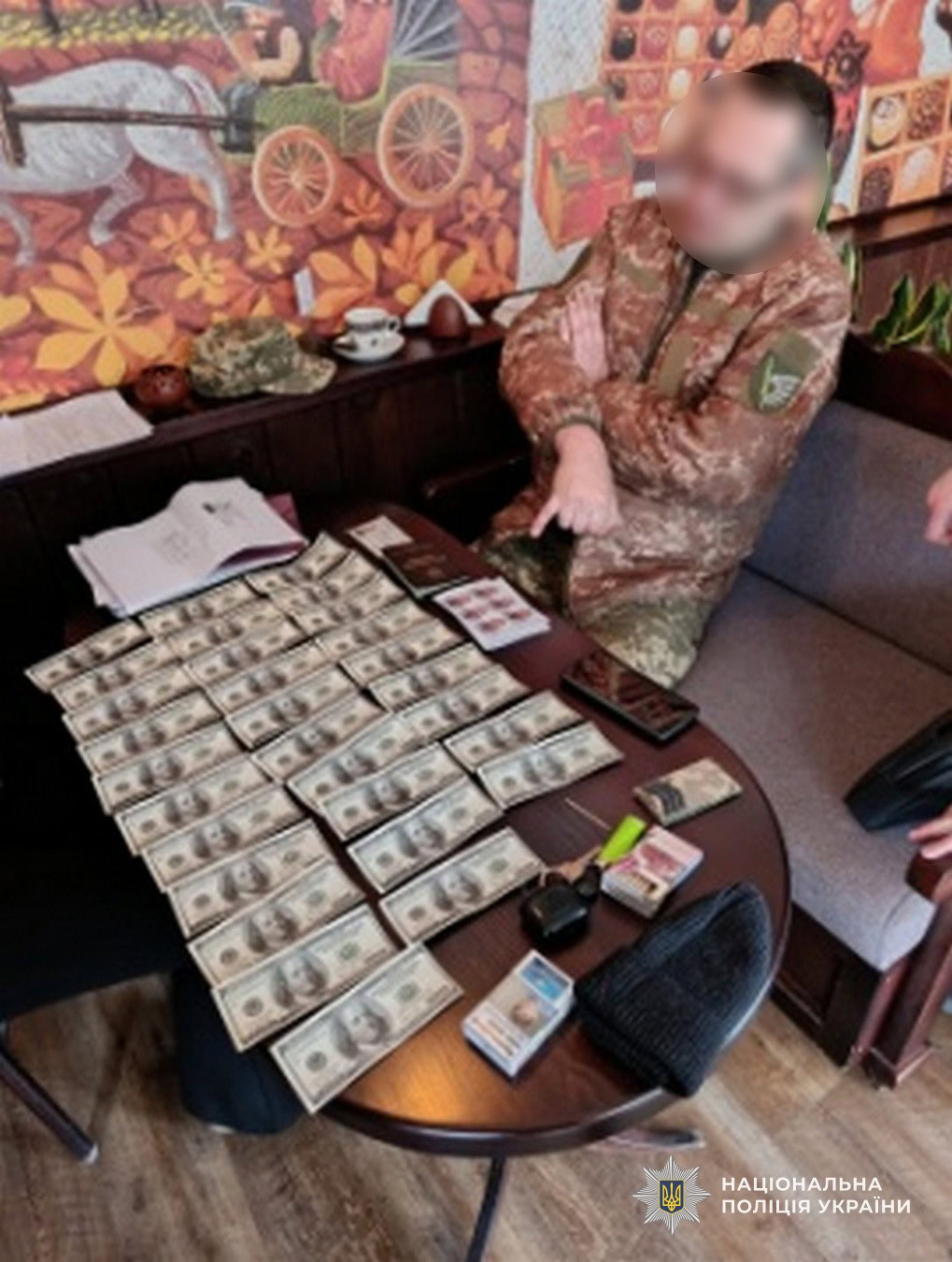 $3 тис за «рішення» з військовим обліком: на Дніпровщині посадовець потрапив під слідство